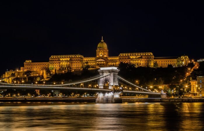 chain-bridge-3528259_1920