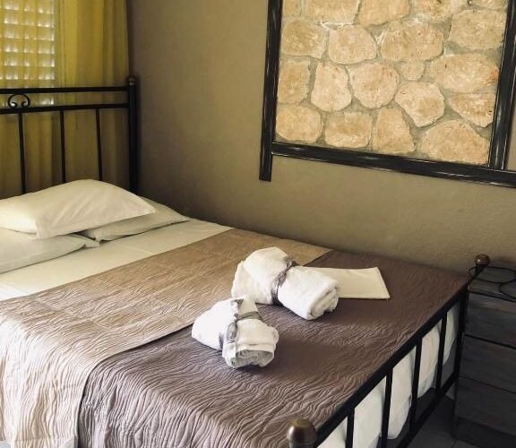 vila-filiko-1-amuljani-mayak-tours-9